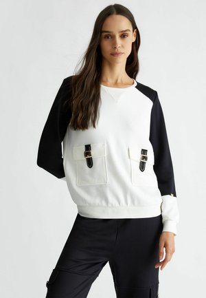 WITH POCKETS - Sweatshirt - white