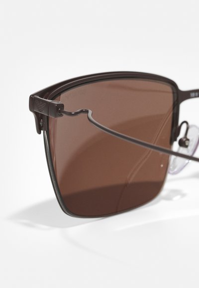 Emporio Armani Päikeseprillid - matte brown/dark brown