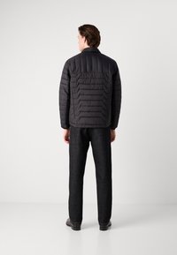BOSS TARANIS - Lengva striukė - black