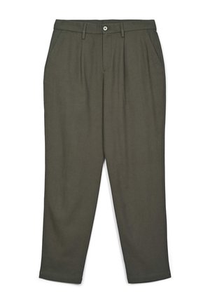 Pantaloni verdi oliva con taglio dritto, dotati di due tasche laterali, chiusura frontale con bottone e una texture del tessuto liscia.