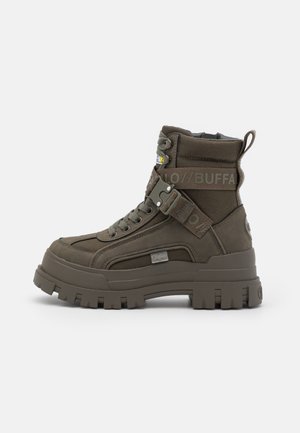 Enkellaarsjes met plateauzool - khaki