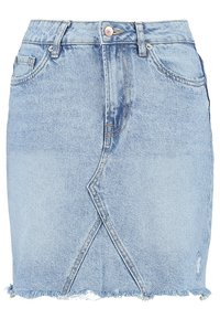 Světle modrá denimová sukně s těmi roztrhanými okraji, přední kapsou a zkrouceným designovým prvkem uprostřed. Sukně je střední délky a má klasický pětikapsový styl.
