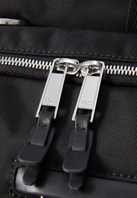 BOSS HIGHWAY SUIT BAG SET - Vrecko na pranie - black
