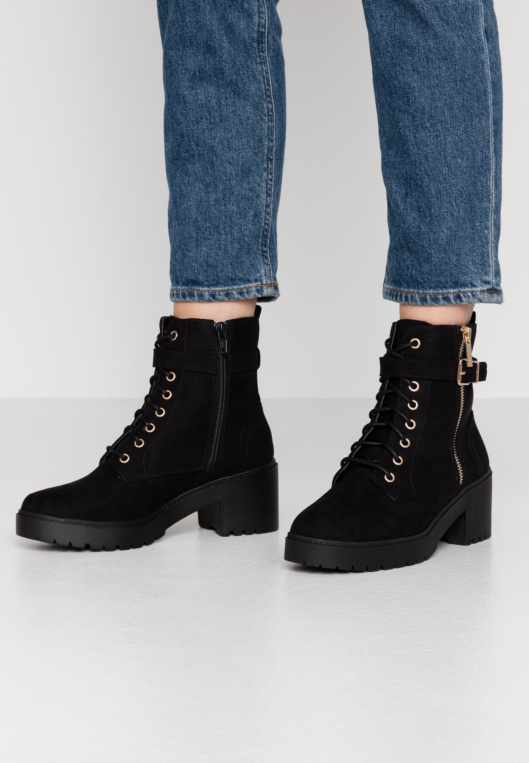 MANTA SIDE ZIP LACE UP Enkellaarsjes met plateauzool black MANTA SIDE ZIP LACE UP Enkellaarsjes met plateauzool black