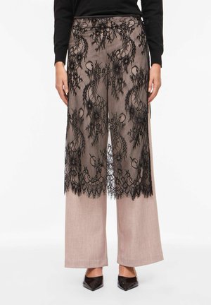 VIALIS - Krilo A-kroja - black