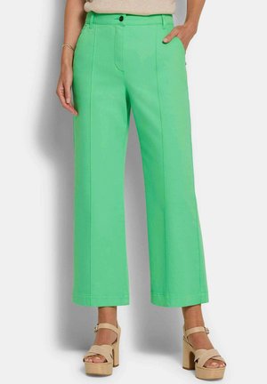 VERA WEITE VERA MIT STRECKENDER BIESE - Relaxed fit jeans - green