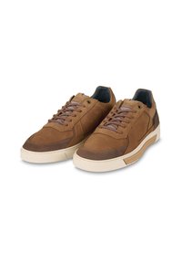 Brown sneakers made of leather and textile, featuring a textured upper, contrasting toe cap, and beige rubber sole. Equipped with lace closure.