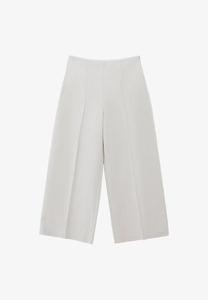 Witte wijde broek met een gladde stof, gestructureerde plooien en een hoog tailleontwerp. Rechte zoom zonder zichtbare sluitingen.