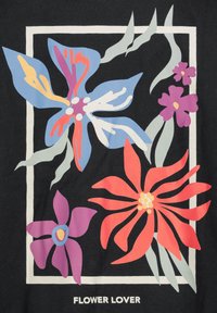 Grafikdesign mit fünf stilisierten Blumen in Blau, Pink, Lila und Rot auf einem schwarzen Hintergrund, eingerahmt von einem weißen Rahmen.