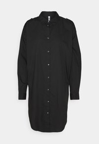 Robe chemise noire à manches longues avec col, devant boutonné et manches avec poignets, présentée sur fond blanc.