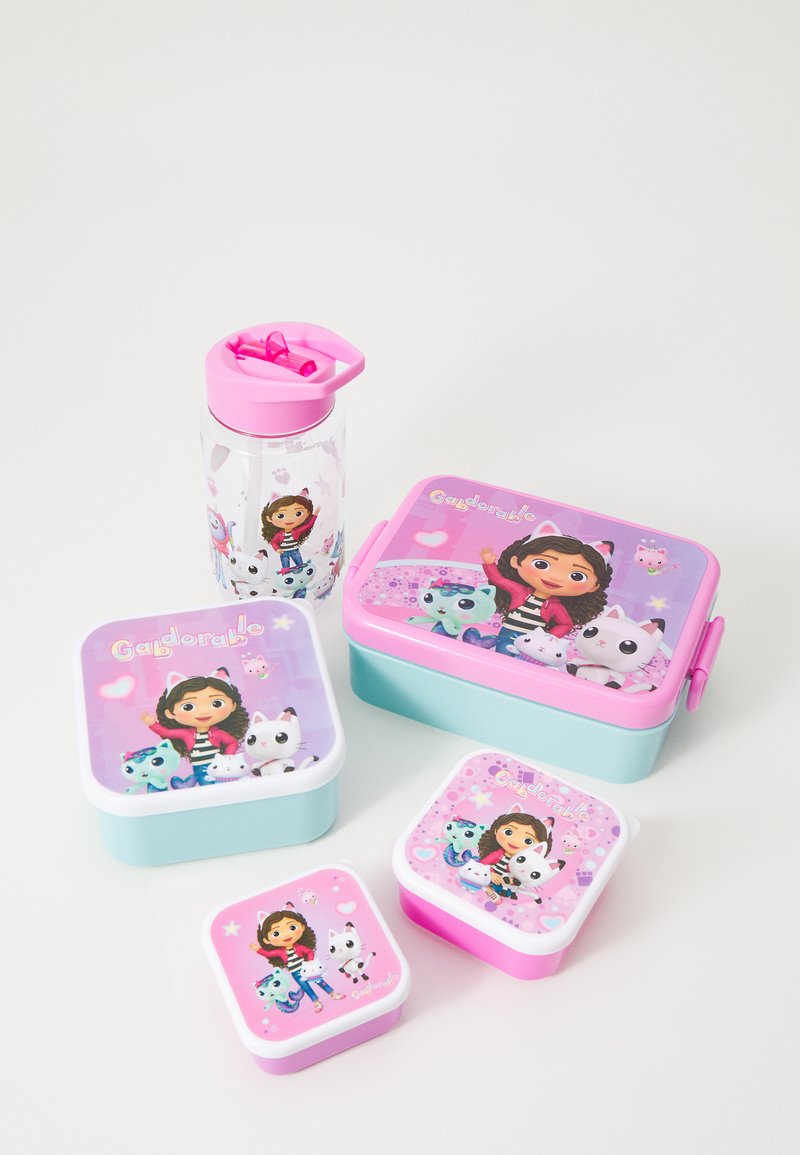 Kinder-Mittagessenset mit pinkfarbenen und türkisfarbenen Boxen und einer Wasserflasche, mit Mädchen- und Tiermotiven auf den Deckeln und der Flasche.