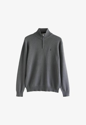 Tamno sivi dugouhi pleteni džemper s rebrastim manžetama i rubom, ovratnikom s četvrtim patentnim zatvaračem i malim logotipom jelena na lijevoj strani grudi.