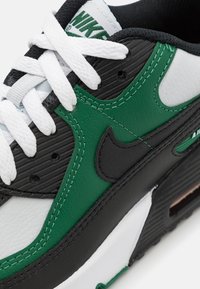 Nike Sportswear AIR MAX 90 UNISEX - Zapatillas - pure platinum/black/gorge green/university gold