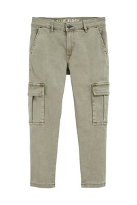 Světle hnědé cargo kalhoty s předními šikmými kapsami, bočními kapsami na klopu, poutky na opasek a zapínáním na knoflík.