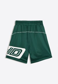 Shorts de sport en mesh vert foncé avec ceinture élastique et motif graphique blanc sur la partie inférieure de la jambe gauche.