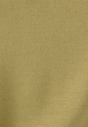 Massieve olijfgroene stof met een fijne gebreide textuur, met subtiele schaduwwerking.