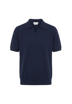 Polo blu navy a maniche corte con colletto a V aperto e orlo a coste, mostrato su sfondo bianco.