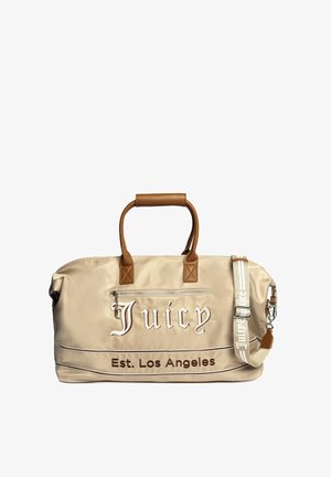 Borsa a duffel in nylon beige con manici e dettagli in finta pelle marrone. "Juicy" e "Est. Los Angeles" sono ricamati sul davanti. Sono inclusi una tracolla regolabile.
