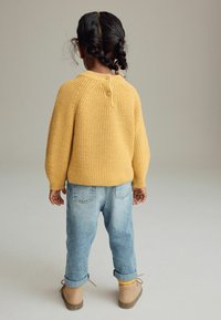 Next REGULAR FIT - Striktrøje - yellow