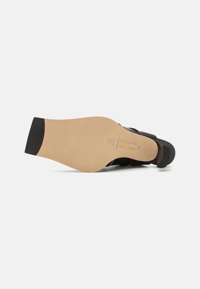 MIISTA TATTI MULES - Mules de salto - black