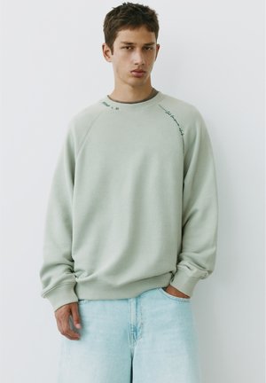 PULL&BEAR WASHED RAGLAN SLEEVE - SWEATSHIRT - Sweatshirt - light green