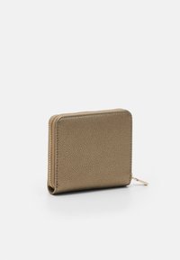 Guess MERIDIAN SMALL ZIP AROUND - Peňaženka - pewter