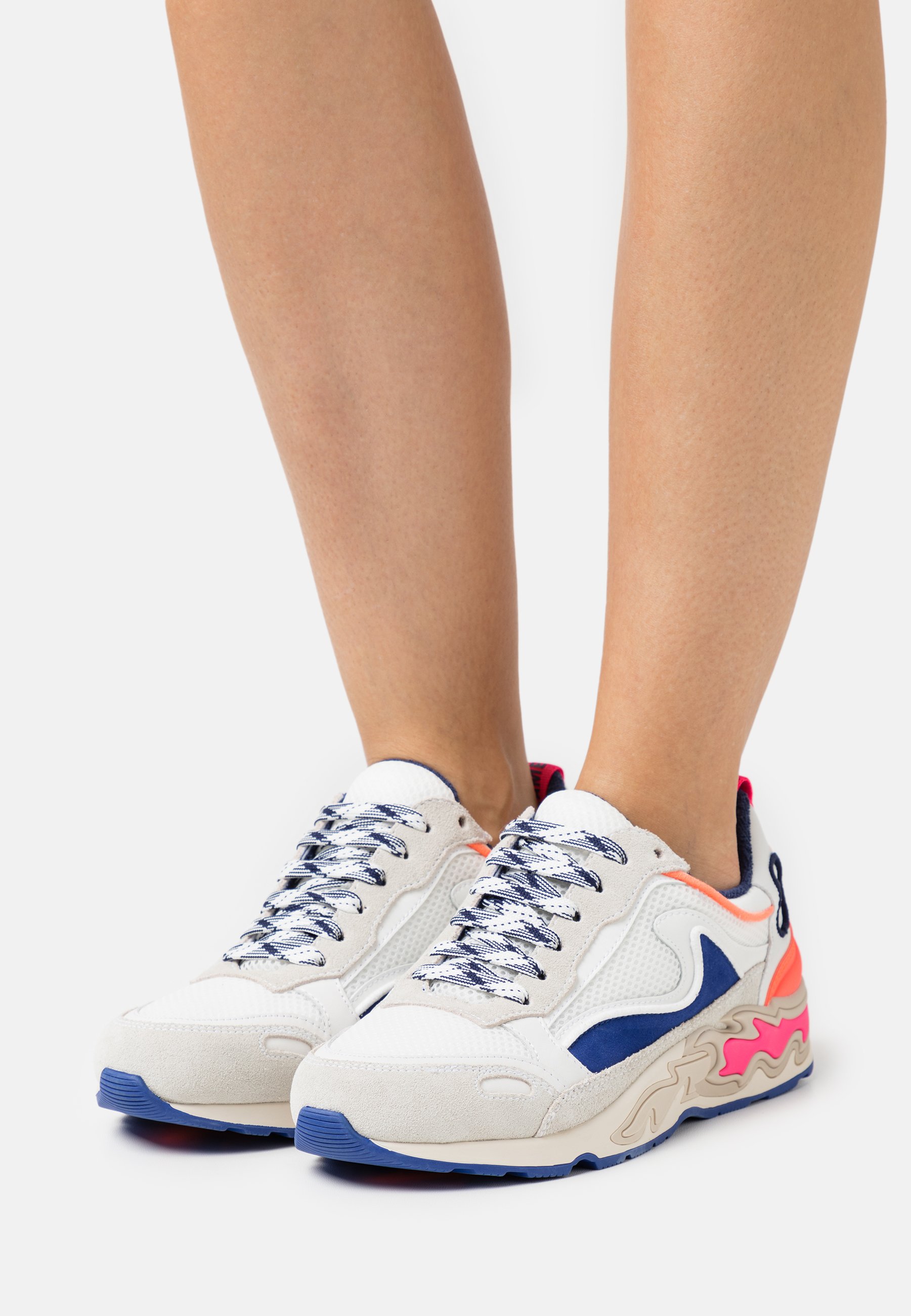 Sandro sneakers maar 40 inclusief nieuwe Sandro veters - Vinted