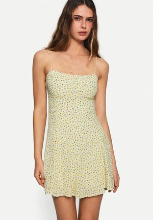 Bershka WAFFLE FLORAL - Nappali ruha - light yellow