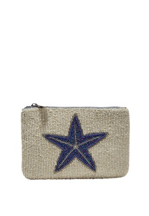 Perlenbestickte beigen Clutch mit einem glitzernden blauen und lila Seestern-Design, zentral auf der Vorderseite, und einem Reißverschluss oben.