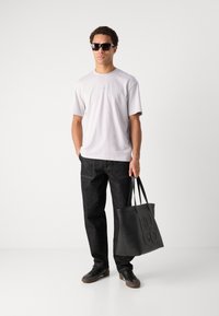 Thumbnail Image 6