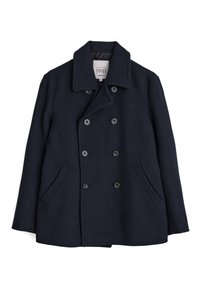 Cappotto pesante in lana di colore blu scuro con chiusura a doppiopetto, ampio colletto e tasche laterali. Texture liscia, forma sagomata, dettagli minimi.