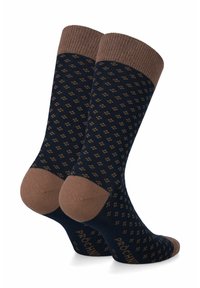 Granatowe skarpetki z brązowymi ściągaczami i palcami, z powtarzającym się małym brązowym wzorem na całej powierzchni. Materiały nieokreślone.