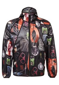 Veste légère noire présentant un imprimé mixte d'outils et d'accessoires. Texture lisse avec une fermeture éclair complète et capuche, poignets élastiques.