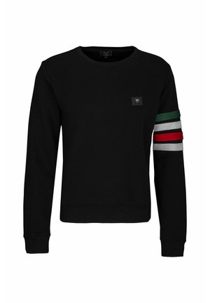Schwarzes Sweatshirt mit langen Ärmeln und Rundhalsausschnitt, mit gerippten Bündchen und Saum, grün-weiß-rote Streifen am linken Ärmel und kleinem Logoaufnäher auf der Brust.