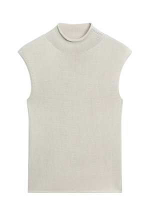 Haut beige en tricot sans manches avec un col roulé haut et ample et un ourlet droit, posé à plat sur un fond blanc.