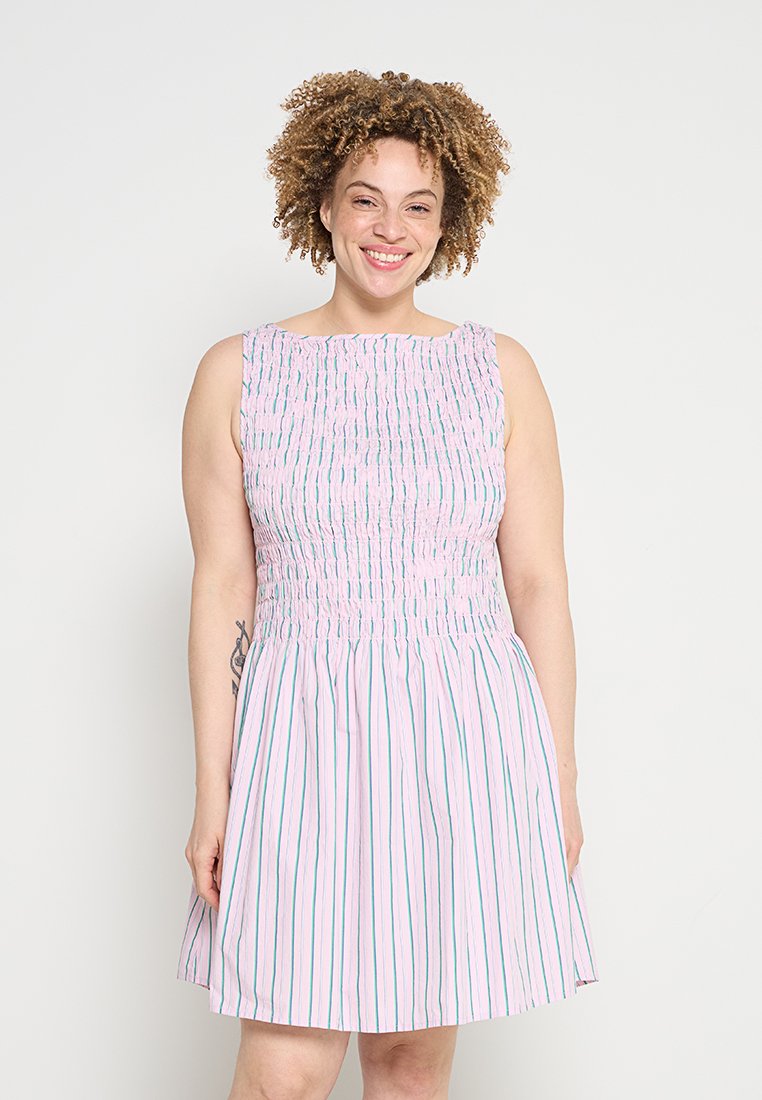 GAP Jurk donkerroze