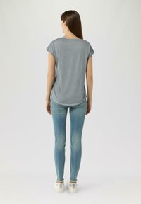 QS MIT FRONT - T-shirt print - grau