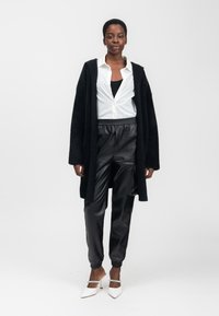 INFLUENCER Abrigo de invierno - black