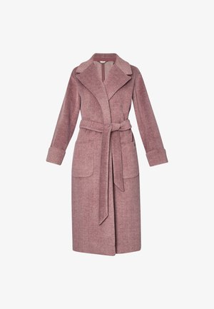 Cappotto rosa a motivo spina di pesce con colletto sciallato, vita regolabile con cintura e due tasche frontali. Realizzato in tessuto testurizzato, presenta maniche lunghe.