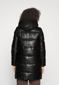 Gipsy by Mauritius Casaco de inverno - black