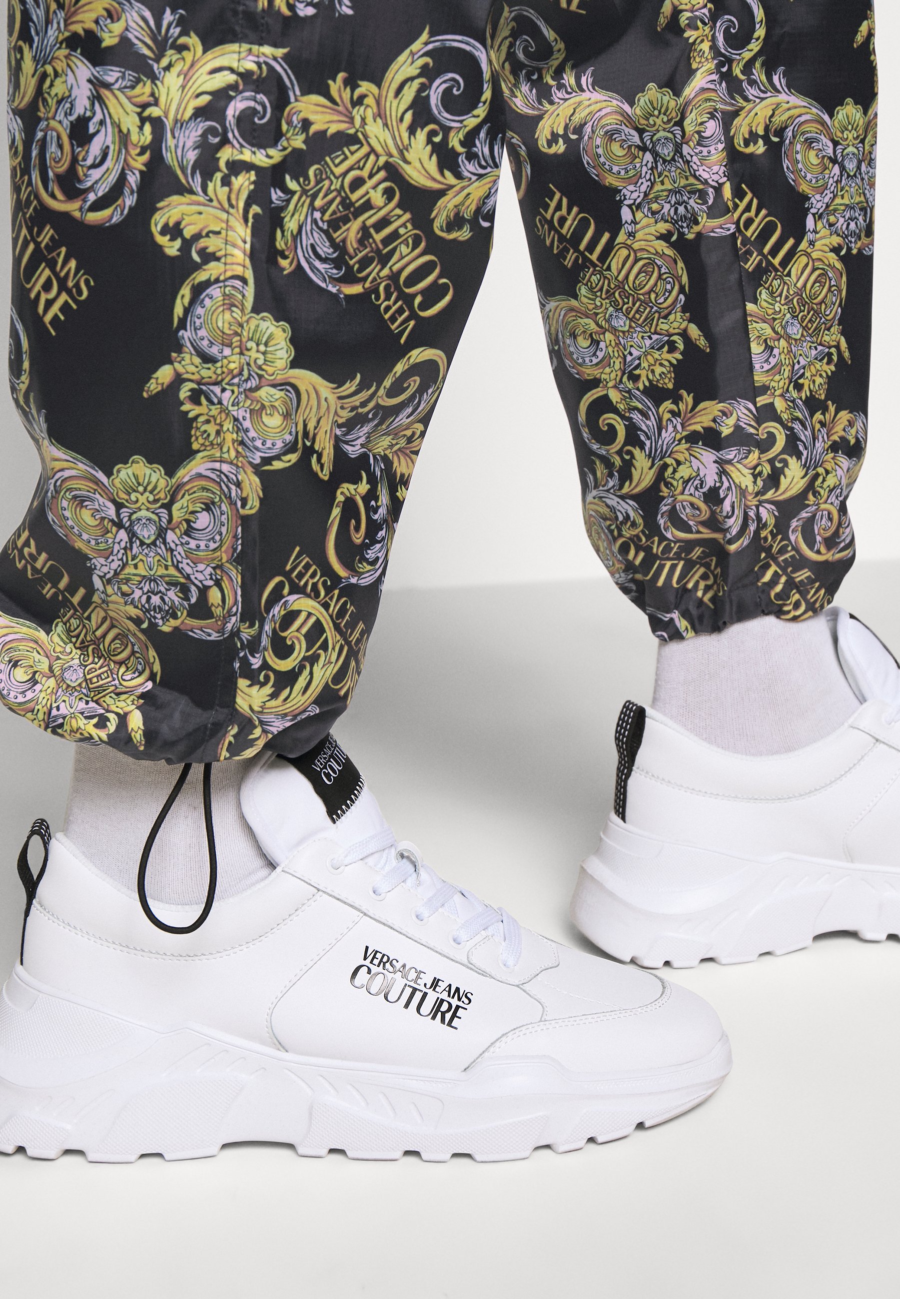 RISTOP LOGO BAROQUE Jogginghose nero RISTOP LOGO BAROQUE Jogginghose nero
