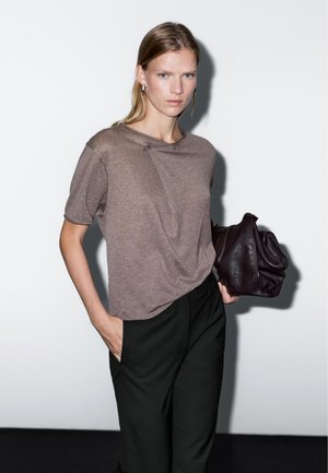 Massimo Dutti SHORT SLEEVE  - Basic T-shirt - brown