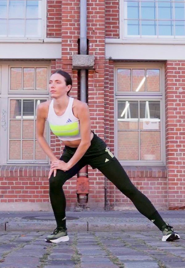 ADIZERO RETRO CROP - Top2