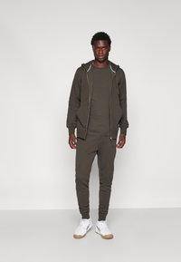 Björn Borg CENTRE ZIP HOODIE - Casaco polar - peat