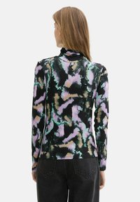 TOM TAILOR DENIM ROLLKRAGEN - Top dugih rukava - abstract batik landscape print
