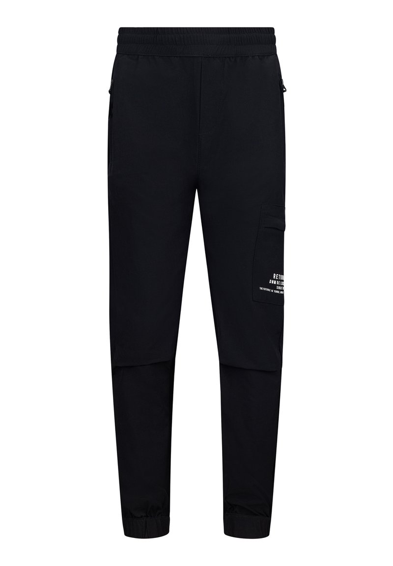 Zwarte cargobroek met een elastische tailleband, ritszakken en tekstdetail op de zijzak. Gemaakt van lichtgewicht materiaal, tapered fit.