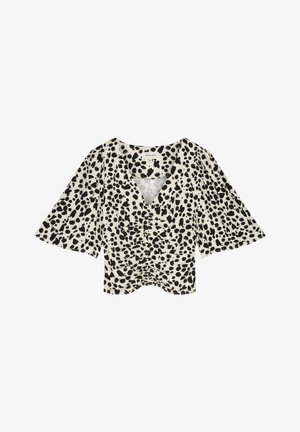 Korte mouwen blouse in crème met een zwart luipaardprint, voorzien van een V-hals, geplooide voorzijde en brede klokmouwen.