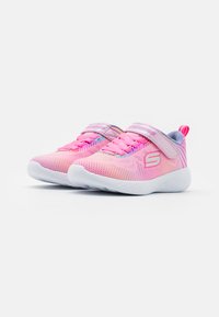 Skechers Performance GO RUN 600 SHIMMER SPEEDER UNISEX - Hardloopschoenen voor op de weg - light pink/multicolor