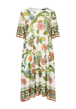 Weißes Kleid mit Ellenbogenlangen Ärmeln, das ein buntes Blumen- und Blattrankenmuster in Grün-, Rosa-, Gelb- und Blautönen zeigt.