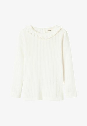 Biała bluzka z długim rękawem o ribbowanej fakturze i falbaniastym dekolcie. Posiada okrągły kołnierz i prosty, jednolity wzór.